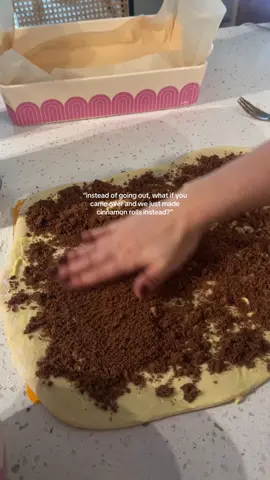 cozy vibes in >>> going out #cozyathome #cozyvibes #fallaesthetic #cinnamonroll #cozy 