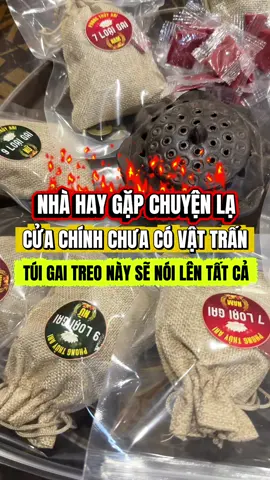 Dạo này bạn cảm thấy không gian sống thiếu bình yên, nhiều điều không thuận xảy ra liên tiếp ? Nguyên nhân có thể do cửa chính chưa được treo vật phong thủy phù hợp. Túi gai treo giúp cân bằng năng lượng, giữ sự an ổn và kích hoạt vận may cho gia đạo. #tuigaiphongthuy #phongthuynha #vatphongthuytreocua #kichhoatvankhi #tuigaitreo 