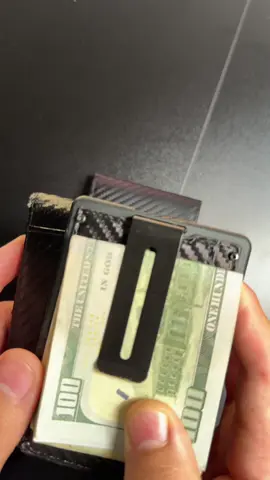 This wallet is ready for a gift  #TikTokShopFalDealsForYou #TikTokShopBlackFriday #TikTokShopCyberMonday #TikTokShopFalIDealsForYou #TikTokShopCreatorPicks