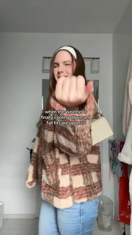 Fall is the best season for outfits…can’t convince me otherwise #falloutfits #fallfashion 