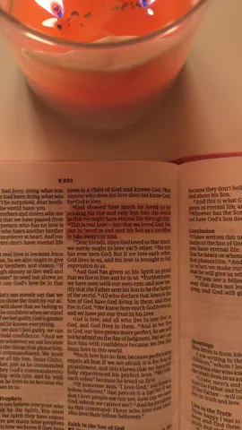 1 john 4:9-10 💌 #bibleverse #bibletok #jesuslovesyou #christiantok #Love 