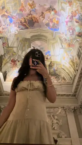 #italytravel #rometravel #romehiddengems #romemirror #solotravel 
