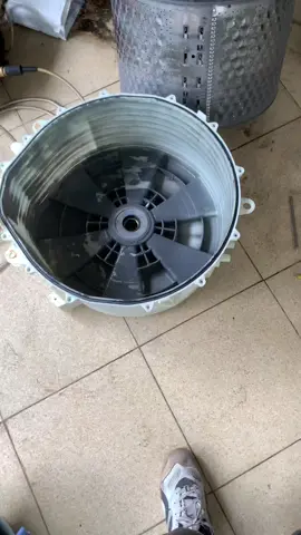 Ngày cứ có 2 khách gọi vệ sinh máy giặt lồng ngang là ấm rồi ko cần gì nhiều 😂