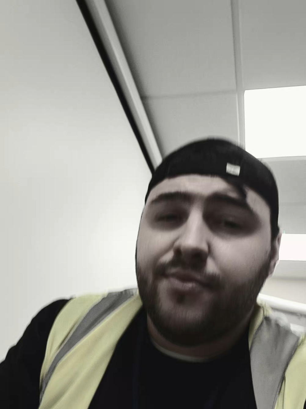 #hereiscristinel @HereIsCristinel 🇹🇩 Secundar @Hereiscristinel 🇷🇴🇬🇧 @Cristinel mândru ca sunt 🇷🇴 