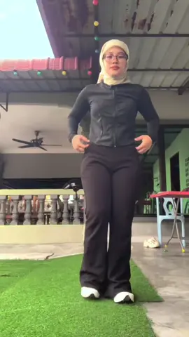 Berat 51 tinggi 145 ambik saiz m 😍 kalau nak hiking ke jogging boleh dapatkan dalam bag kuning sekarang 😍 #bajusukan #jogging  #bajujogging 