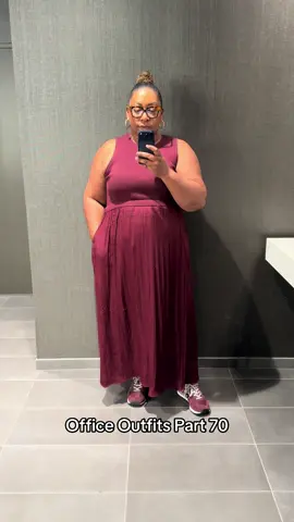 Yes it has pockets! Dress @TJ Maxx  Shoes @New Balance  #officeoutfit #plussizefashion #tjmaxxfinds #newbalance #workingmom 