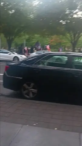 tRump supporters 🙄 late to the 🥳 party. I guess most of them didn't want to brave the rain or the Naked Bike Riders hahahaa #iamNUBIANSHAWNY316 #noiceinourhoods #PORTLANDPROTEST #theydontwantthissmoke 