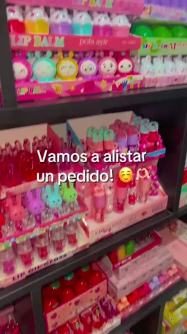 Alistando pedido con #asmr ✨  Solicita catálogo al 952 315 430 🤍 #empacandopedido #alistandopedidos #asmrvideo #asmrsounds 