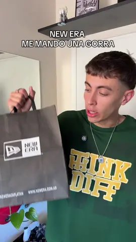 New Era me mando mi primera gorra 🧢 😍 ¿Que opinan? ¿Quieren sorteo de gorras? #unboxing #newera #cap #gorras #moda 
