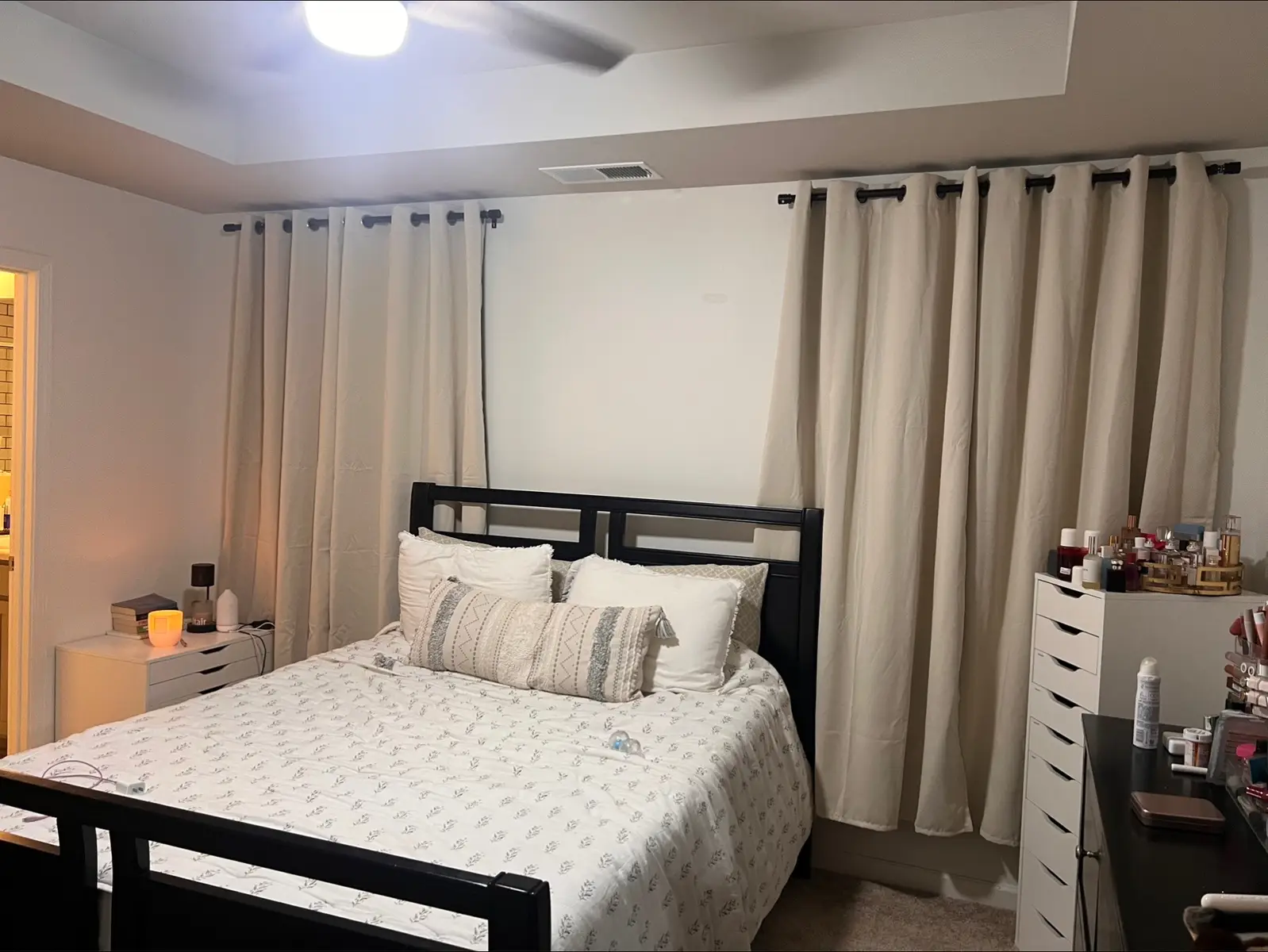 Tranquil bedroom 