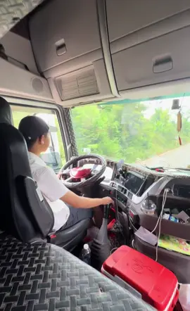 Mới nhận bằng ngày hôm qua, nay ra chạy luôn liệu có ổn không nhỉ 😄