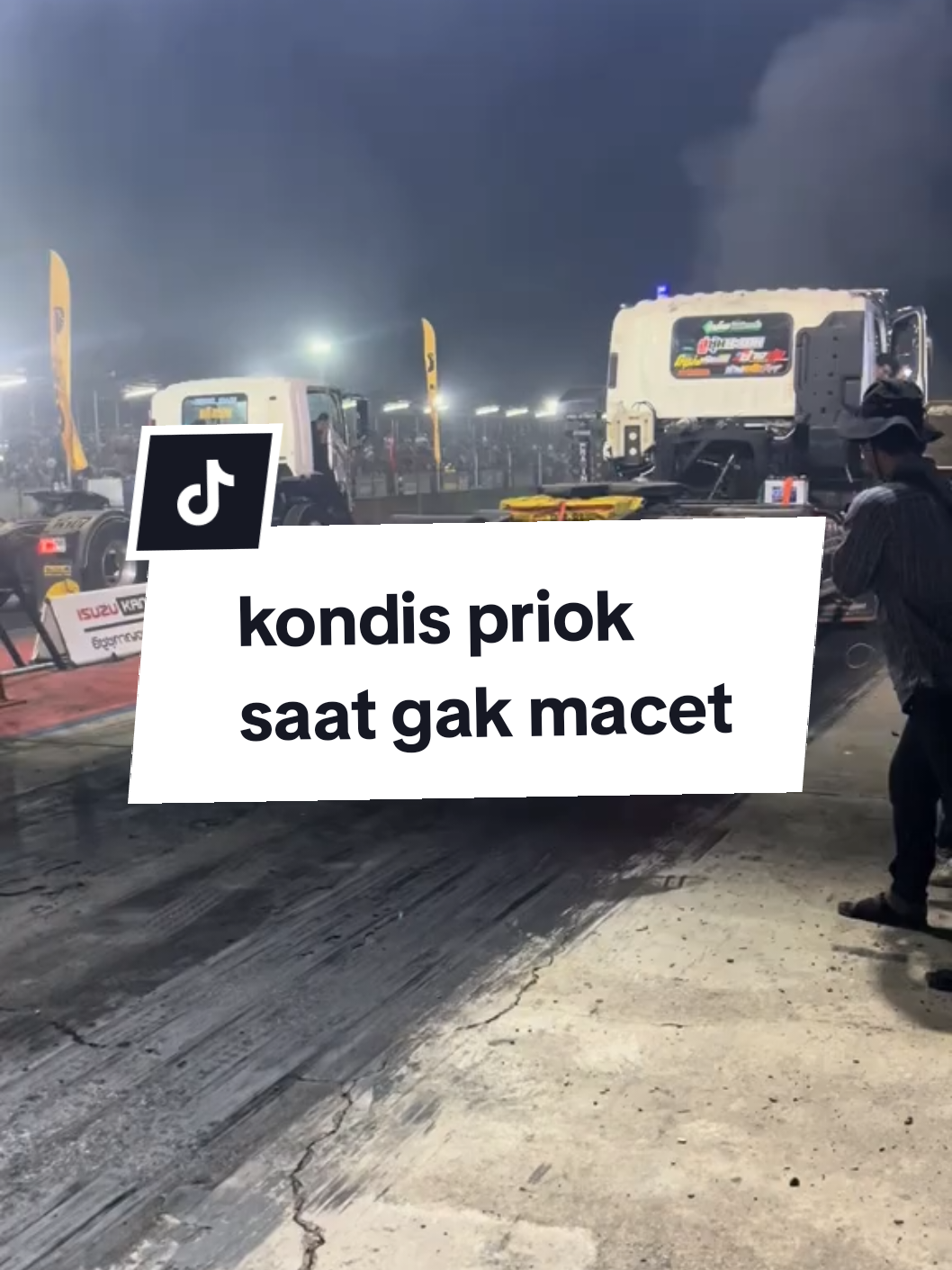 kondisi saat lenggang di kota priok..#balapdrag #priokpride #trukmaniaindonesia 