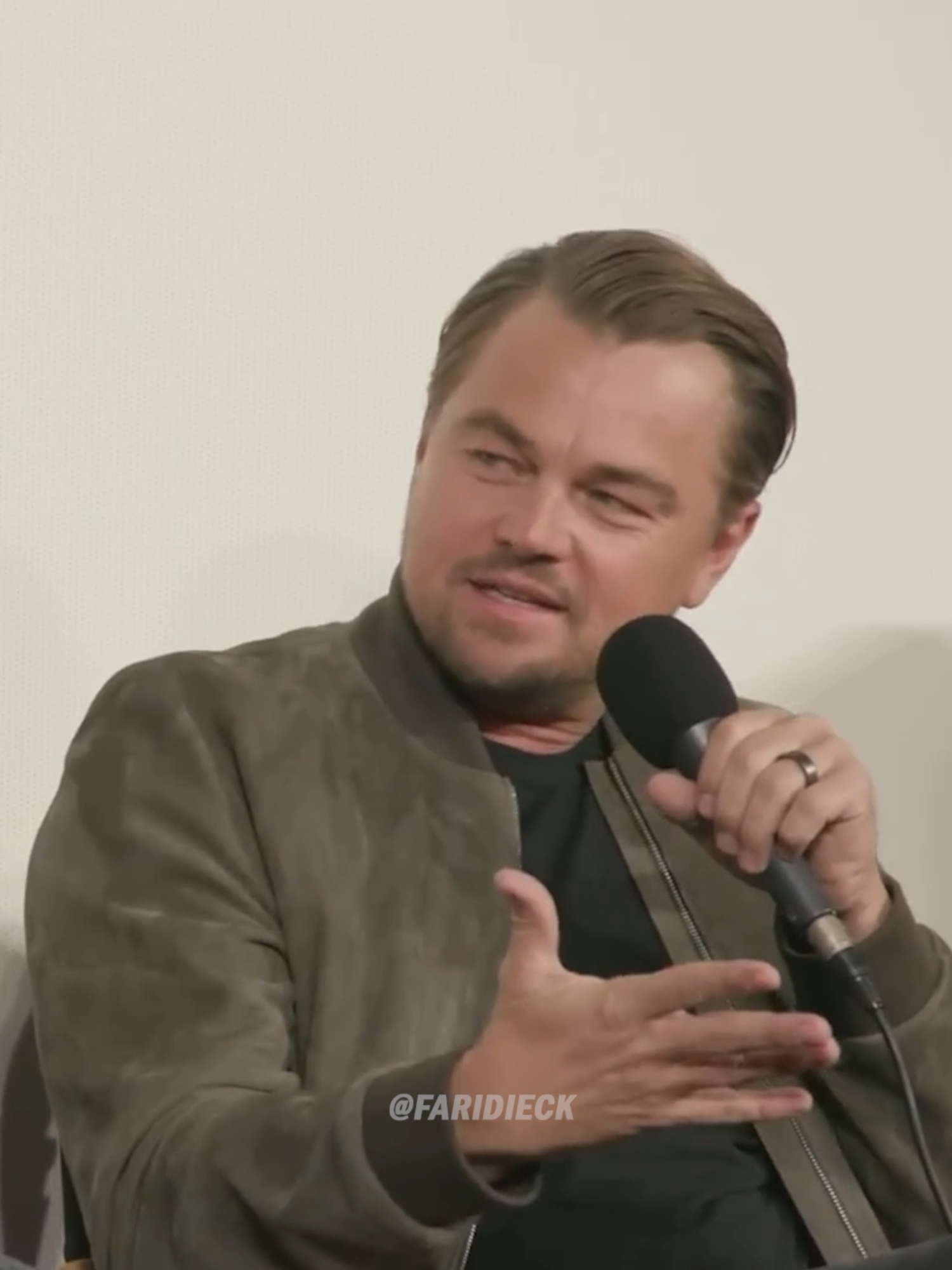 Leonardo DiCaprio. Documentales y Reflexiones. Sígueme aquí @faridieck para más relatos y reflexiones.