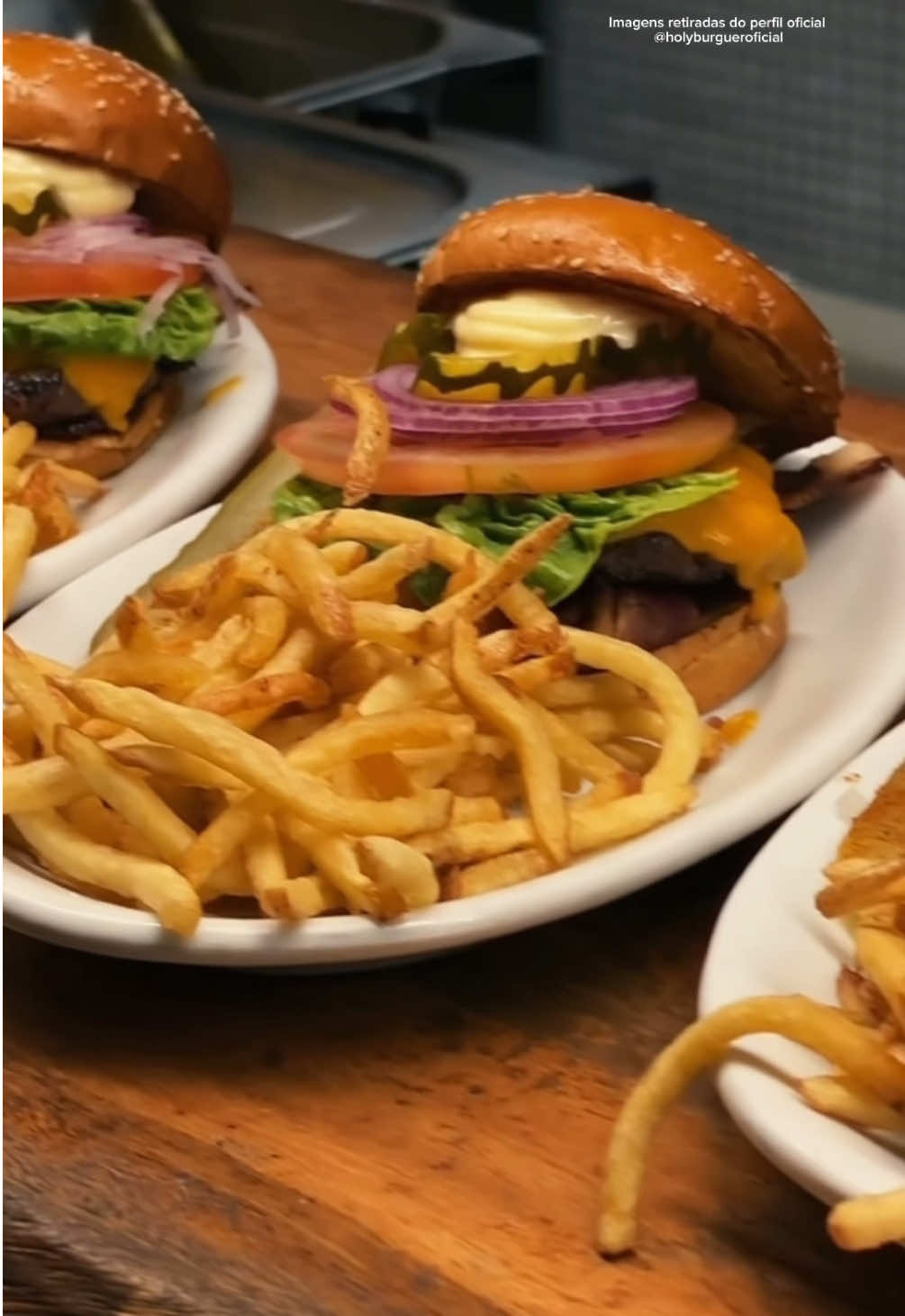 Eu queria que fosse apenas hype, porém não é.  Dica de ouro para quem quer conhecer a famosa hamburgueria Holy Burguer em São Paulo. #holyburger #holy #hamburger #hamburgueria 