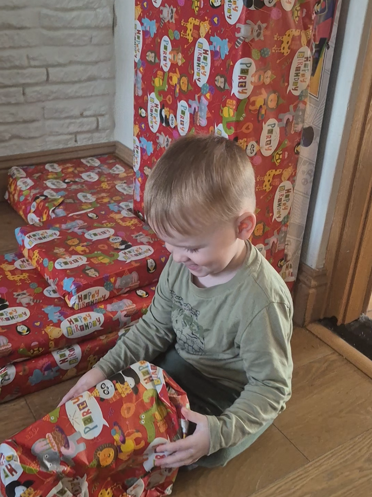 you all wanted to see how excited Harley would be for his birthday 🎂 well here it is🎉his birthday was in April and he was super excited💙#happybirthday#birthdayboy#harley#fyp#excited@Richie Saunders PT 