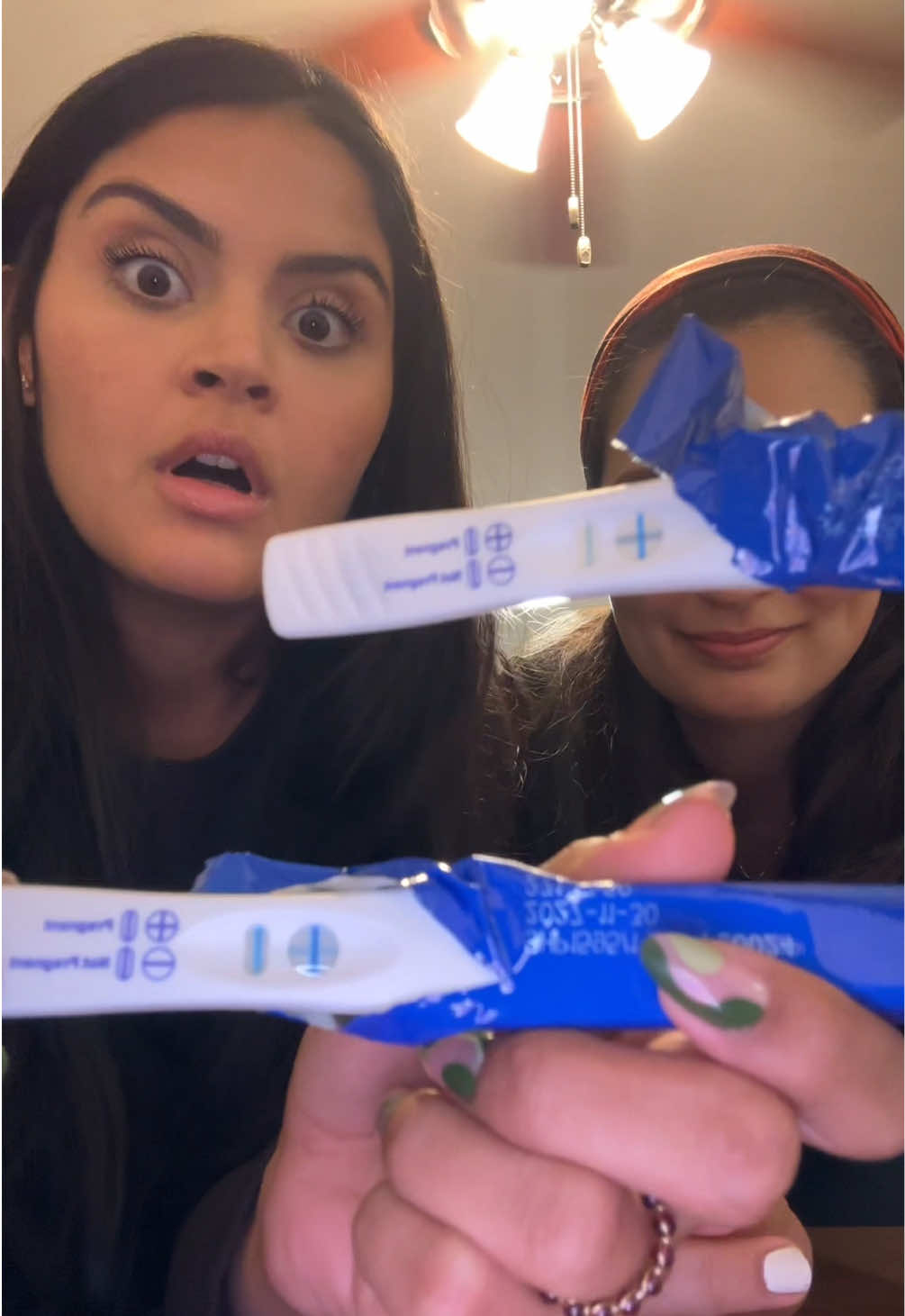 Too stunned to speak 😧@Vanessa Jabo #pregnacyhumor #pregnancytest #BestFriends #pregnanttok #fiveweeksapart 