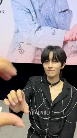 ค่าบัตร 0 บาท รักน้าาา🌟🍂 D4 FOREVER HEARTS #D4FerventBKK  #Desire4inBangkok  #Desire4ThailandFM  #HuangXing #QiuDingjie   