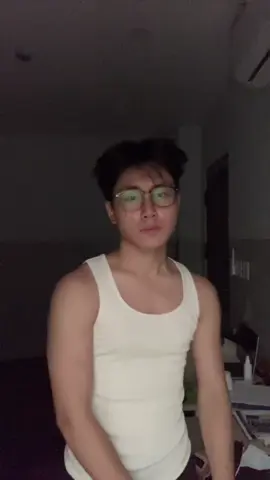 Nhếch:))