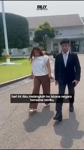 keren nih.. anak muda putra papua yg baru saja dilantik oleh presiden prabowo menjadi orang kepercayaannya membangun daerah asalnya.