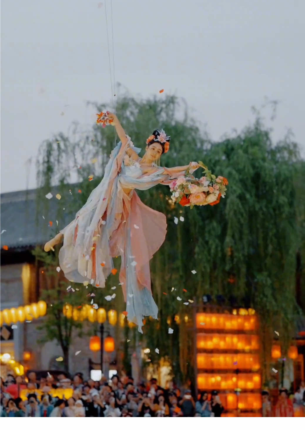 #hanfu #tangdynasty #chineseculture #flyinggoddess #chinafashion 
