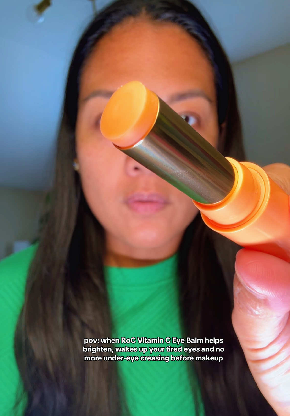 Say goodbye to tired eyes 👋 This RoC Vitamin C Eye Balm is my go-to for bright, hydrated under-eyes! @RoC Skincare #eyebalm #roceyebalm #undereye #tiredeyes 