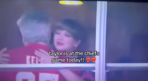 #TAYVIS || happy to see her at games again, she looks so beautiful!!! i spy caitlin clark!! #viralvideo #taylorandtravis #arrowhead #taylorswift 