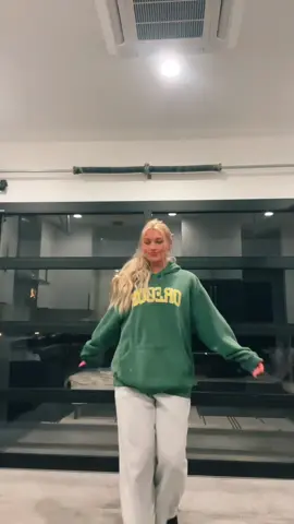 comment if you want to see my mom do this dance with me #fypシ #viral #foryou 