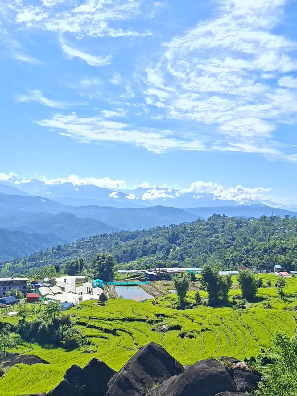 संखुवासभा खादवारी बजारबाट मानेभञ्ज्याङ हुँदै ठूलो ढुङ्गा पुग्न सकिन्छ।साथै ठूलो ढुङ्गाबाट चुली डाडा,भ्याङखोला हुँदै चिचिला गाउपालिका पनि जान सकिन्छ। #creatorsearchinsights #sangkhuwashabha #exploringthelocal #fypシ゚viral #foryoupagе 