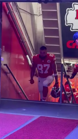 #taylorswift #TSTheLifeofaShowgirl #traviskelce #wood 