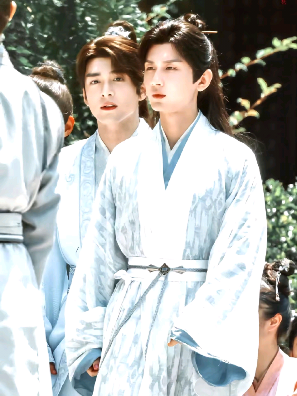 Qiqi: Xiao Bao 🥰 Xixi: Li Lian Hua 🥰 #zengshunxi曾舜晞 #chengyi成毅 #mysteriouslotuscasebook  #mysteriouslotuscasebookconcert #蓮花樓演唱