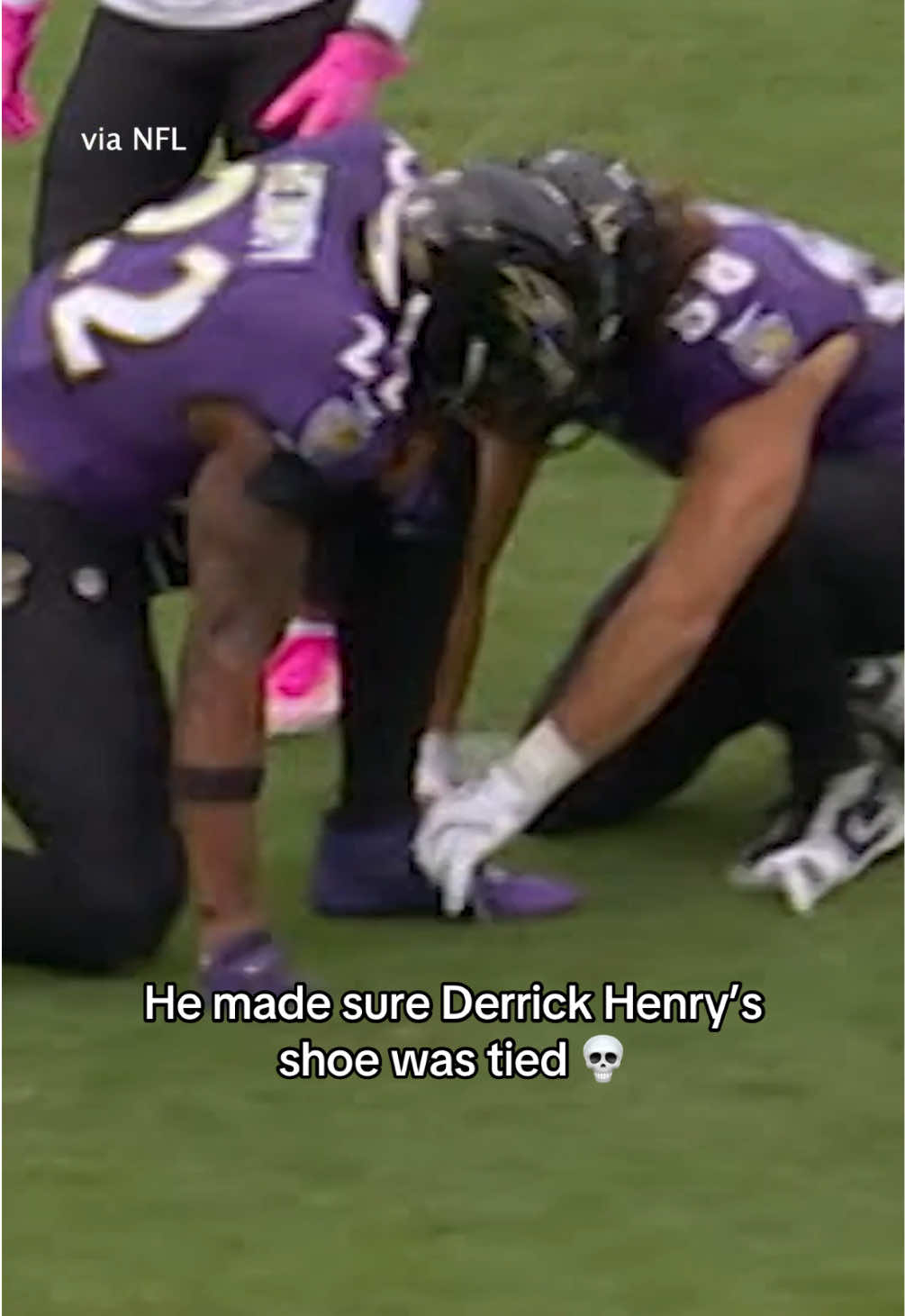 Charlie Kolar is just a good teammate #nfl #funny #derrickhenry 
