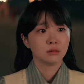 jaepil listening to youngrye's message on the radio and discovering that him is his first love, him realizing that youngrye was the one who was always with him, the flashbacks, jaepil going to youngrye and saying that he can't live without her and that he doesn't want to be just her friend anymore and that he loves every moment he spent with her and especially that he LIKES HER, the thirsty kiss being the icing on the cake of a perfect scene sequence, my couple, my endgame i'm sooo happy for them #kimdami kimdamiedit 김다미 #youngrye go youngrye #heonamjun heonamjoon 허남준 hanjaepil jaepil #ahundredmemories 백번의추억 #kdrama 