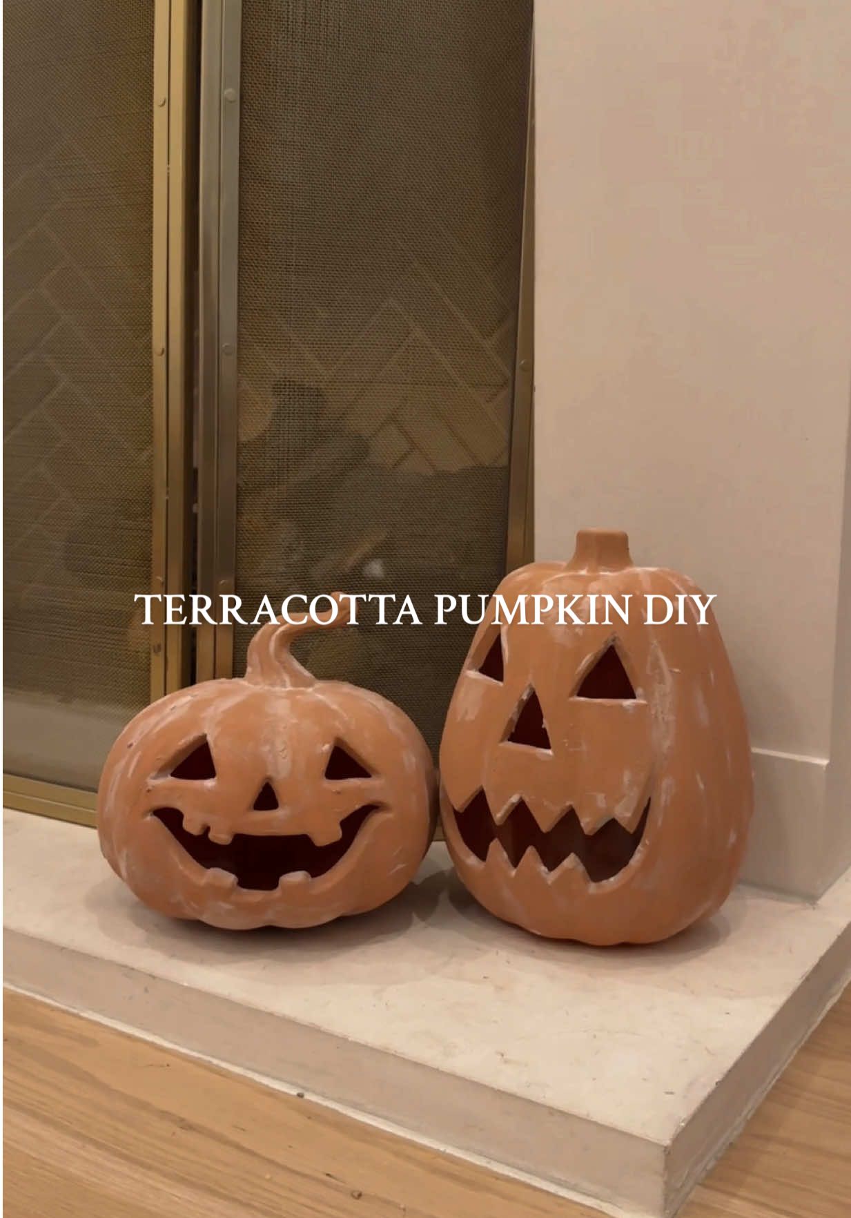 What do y’all think? I love how they turned out!🎃 Better than $60 at Pottery Barn! All you need is acrylic paint, baking soda, and some cheap pumpkins.👏🏼 #halloweendiy #diyhalloween #halloweendecor #halloweendecorations #terracottapumpkin 