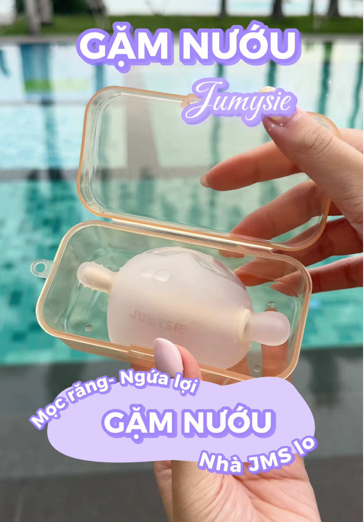 Bé mọc răng ngứa lợi có gặm nướu Jumysie lo