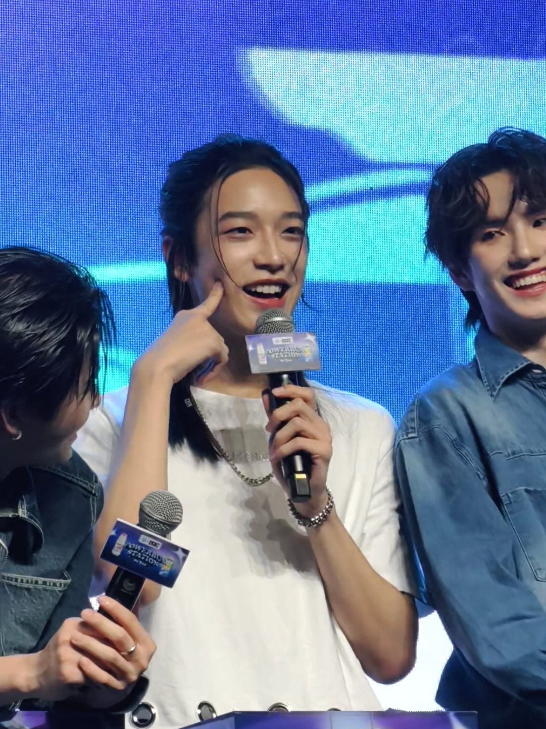 วันๆของมุเน้กกะแม่เพี้ยนๆ 😚 แล้วข้างๆคือไร แย่งพี่เน้กอ่านกันเหรอ 555  #NEXnattakit