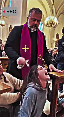 AMEN🙏🏻 #amen #sacerdote #Chiesa #sora2 #ia 