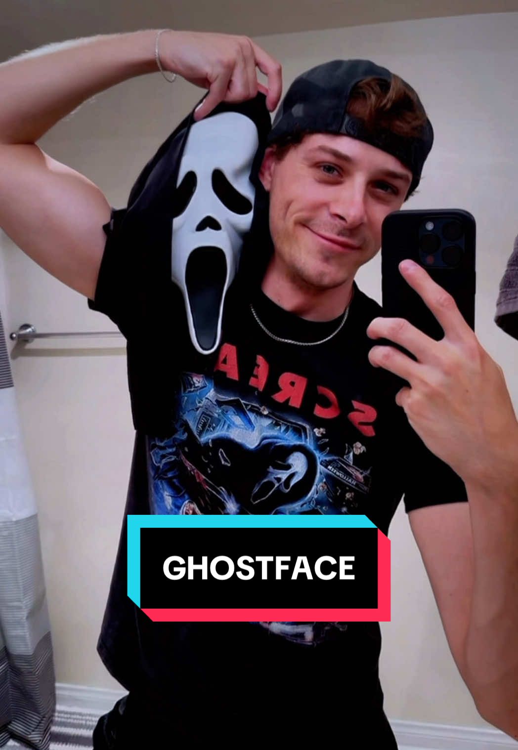 What’s your favorite Scary Movie?! #scream #screammovie #ghostface #stumacher #billyloomis 