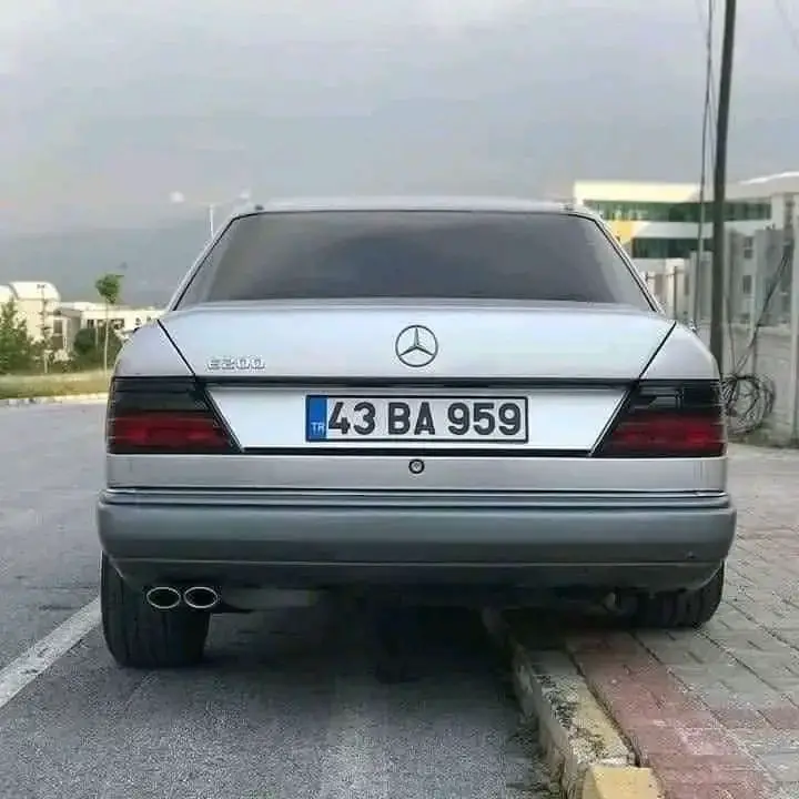 😴