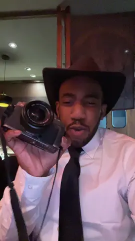 #zaralarsson #hotandsexy #midnightsun #y2k #midnightsun #dinner #tiffanypollard #newyork Zara really made our theme song🐬🐬@Genesis De La Cruz Biel 