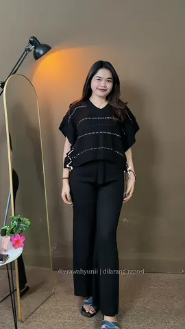 pliss ini oneset rajut yg lagi naik trend, cakep banget sumpahhh😭🫶🏻