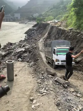 #xuhuong xe máy qua đc rồi,oto thì hơi khoai 😆