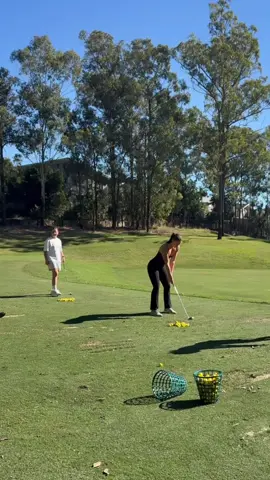 What’s a girl to do #golftok #tigerwoods #sticktofootball 
