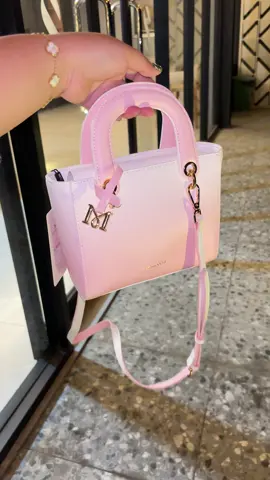 warnanya cantik 🌸 #tascantik #tasselempang #handbag 