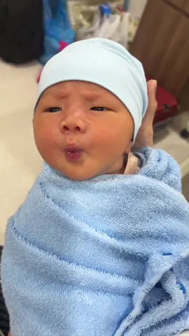 Anh lúc 3 ngày tuổi 😚