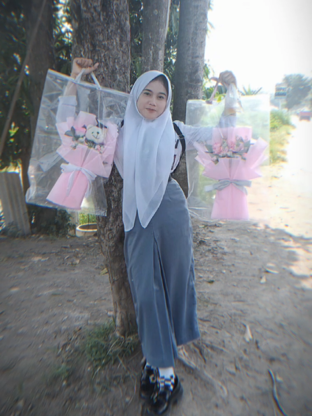 🗣️ foto teh ie deui ie deui.  madiaaaa😜🥰  #foryoupage #fyp #foryou #CapCut #foryou 