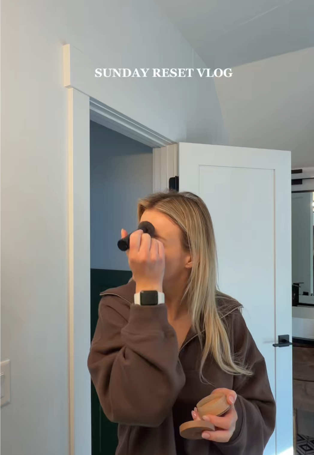 Truly my favourite time of year in Colorado 🍂#foryoupage #morningvlog #CapCut #sundayreset #morningroutine @rhode skin @Gap 