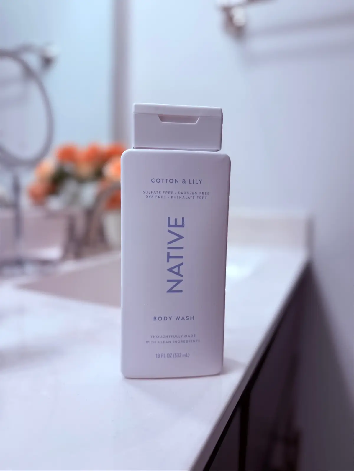I love the Native Cotton & Lily Body Wash because it smells clean and calming, like fresh laundry and flowers. It makes my skin feel soft and smooth without any dryness, and I like that it’s free of sulfates and parabens. The formula feels gentle but still leaves me feeling super refreshed after every shower. #complimentary #GiftedbyNative #CottonLilyBodyWash @influenster @native 