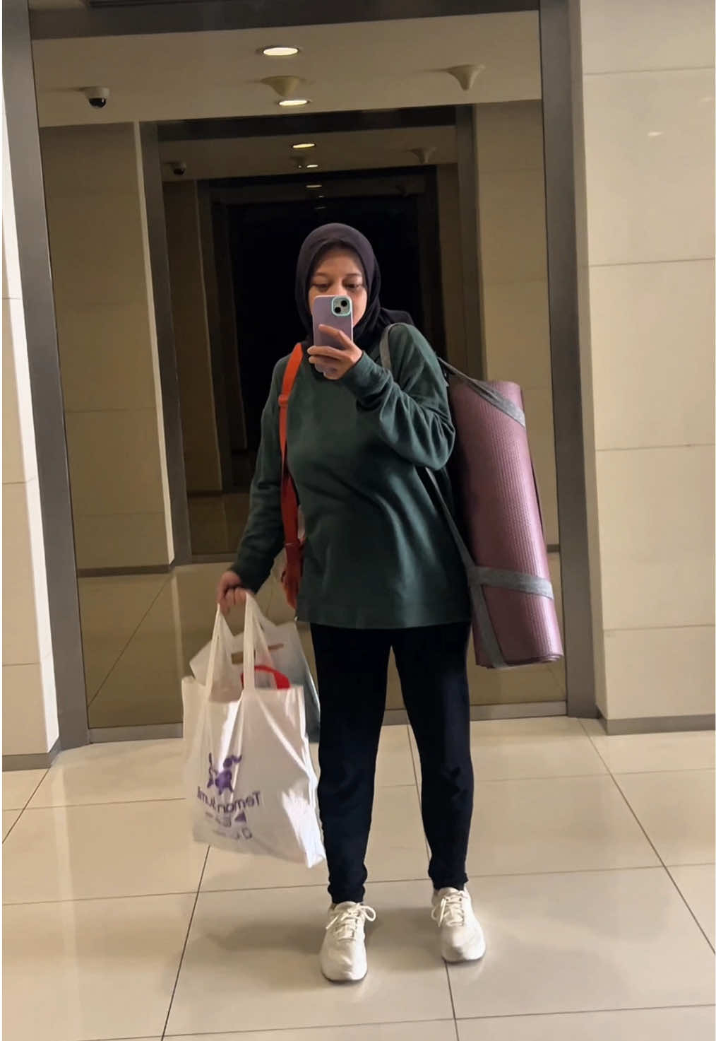 bumil happy, Janin happy🫶🏻👶🏻 #prenatalyoga #bumil #fyp #pregnant 