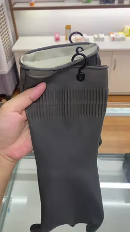 Sau nhiều lần dùng đủ các loại găng tay ,rửa bát vẫn bị thủng mà có mùi cao su,nay e cũng mua được đôi găng vừa ý để rửa bát rồi😆😆,công nhận tiền nào của ấy các bác ạ 👍👍👍#gangtaycaosu#gangtaycaosunhabep #locknlock #tienloi 