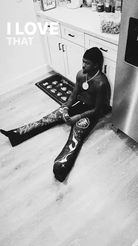 Uzi the 🐐 #fentysuperbrandday #LanguageLearning #fyp #uzi 